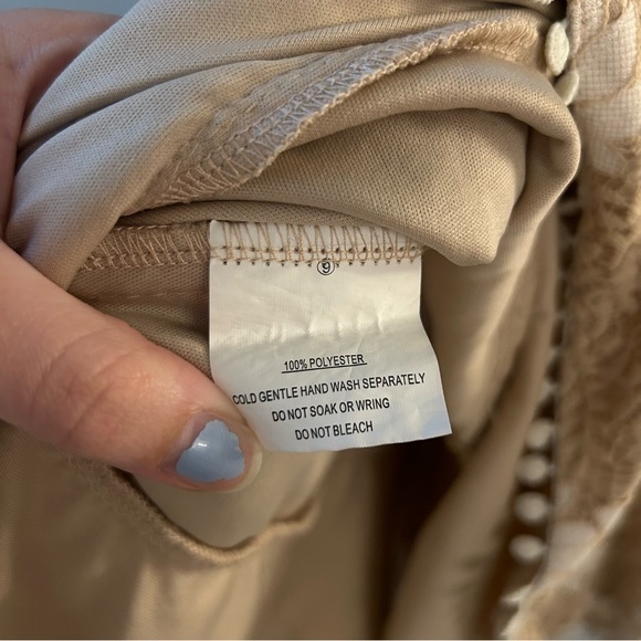 Selfie Leslie‎ Beige Flutter Sleeve Wrap V-Neck Mini Dress - Picture 3 of 7